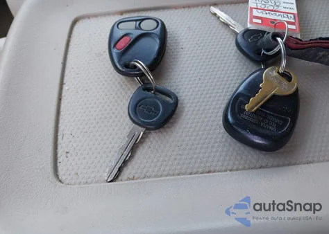 2001 Chevrolet Suburban 1500 Lt z USA, uszkodzony, nr VIN 3GNFK16T11G169489